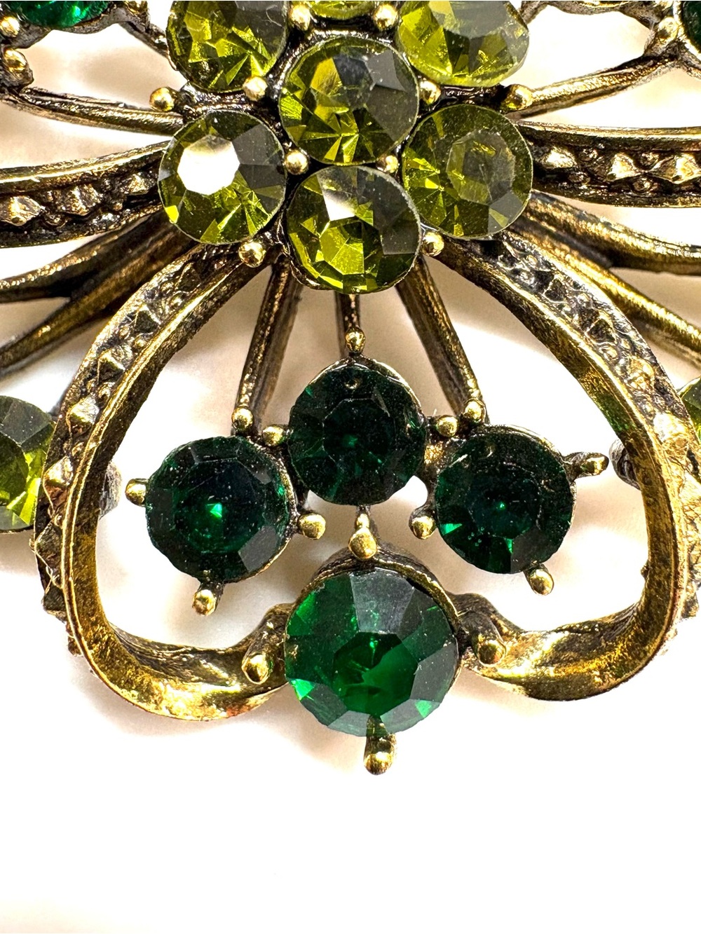 Gold-Tone Green Crystal Floral Brooch - Unbranded 1 3/4” - Picture 2 of 6